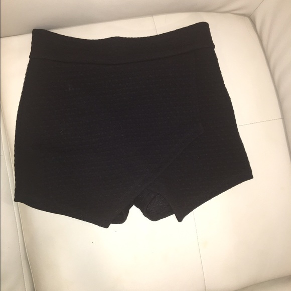 Bebe skort