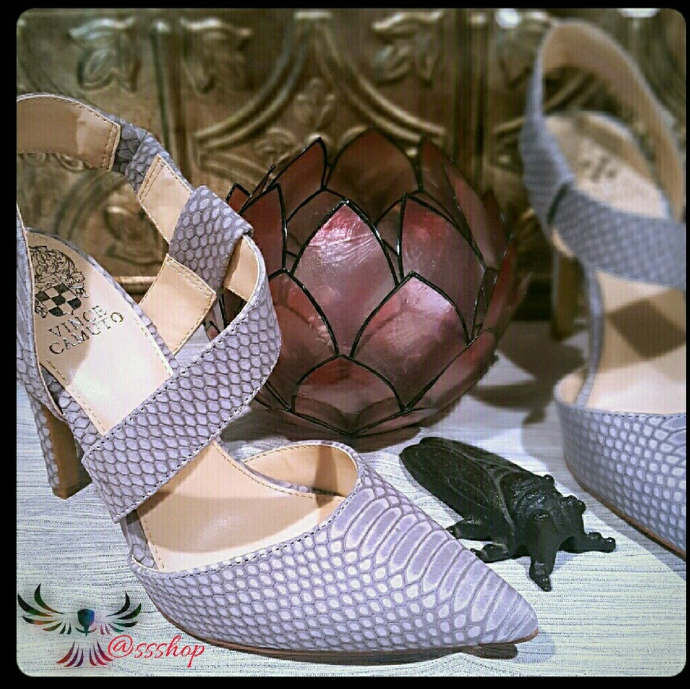 VP-Calin Exotic Embossed VC Signature Pumps