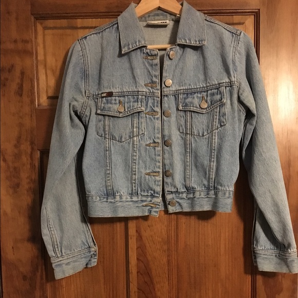 • authentic dkny denim jacket •