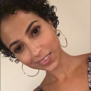 Meet your Posher, Melissa