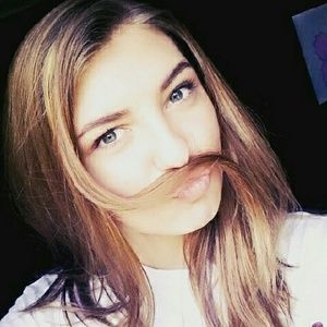 Meet your Posher, Leah