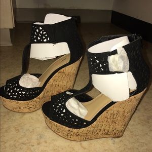 Black wedge heels