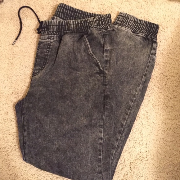 Forever 21 Men's cuffed joggers