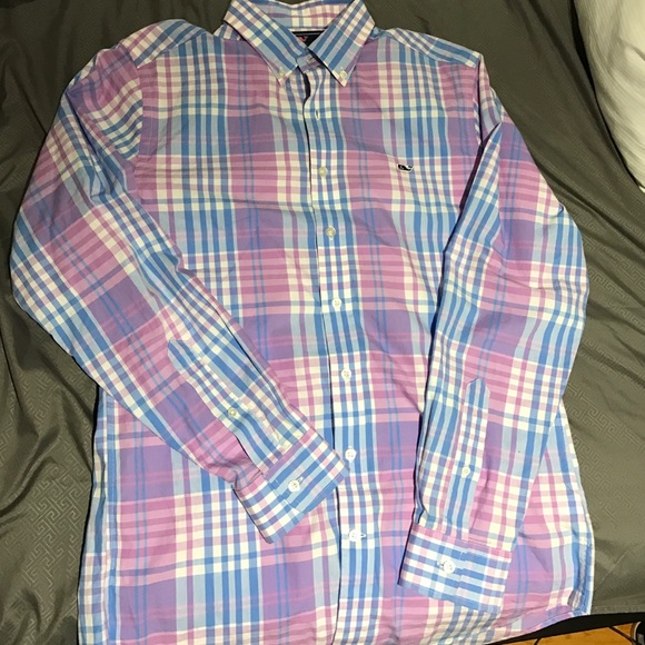 Vineyard vines button up shirt