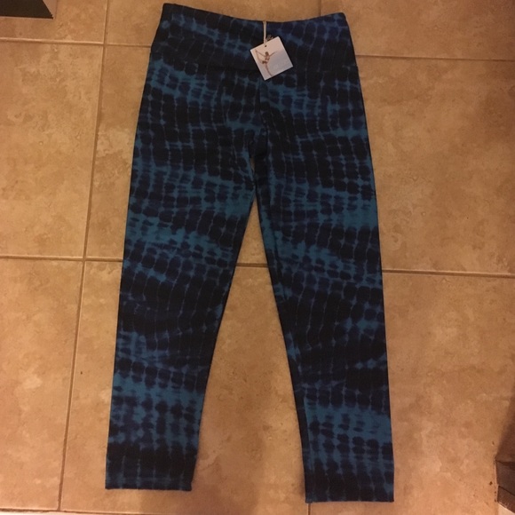 XS NWT Onzie capris in blue