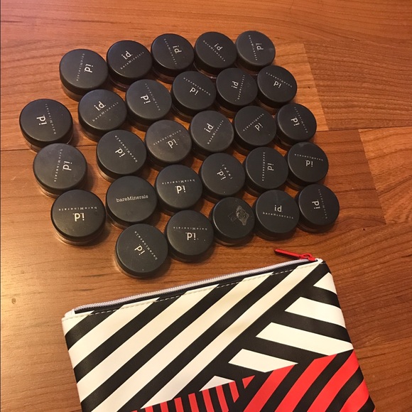 bareminerals lot of 28 eye shadows.