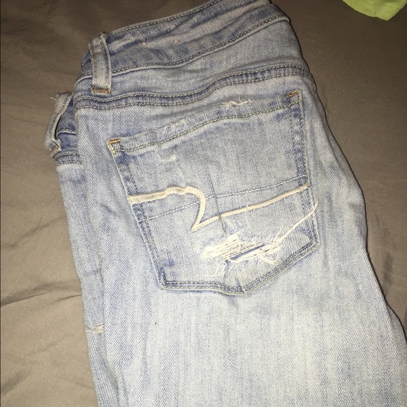 American Eagle light jeans with holes - Picture 1 of 2