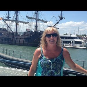 Meet your Posher, Deborah