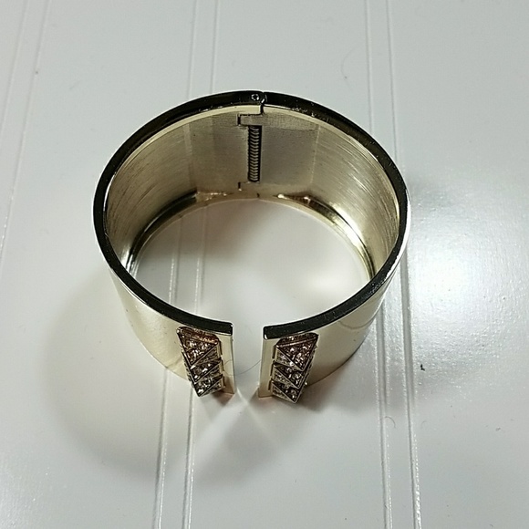 Victoria Secret bracelet - Picture 3 of 3