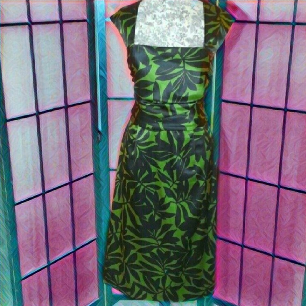 Black & Green Donna Ricco Open Back Midi Dress