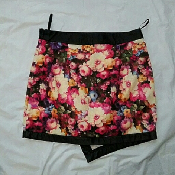 Mustard Seed Floral Asymmetric Skirt NWT - Picture 2 of 3