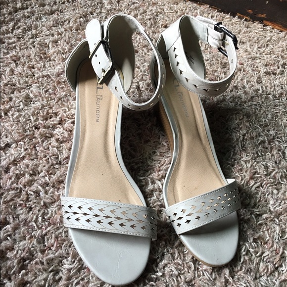 Chinese Laundry wedges