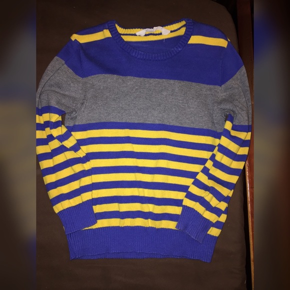 Sweaters - Picture 3 of 4