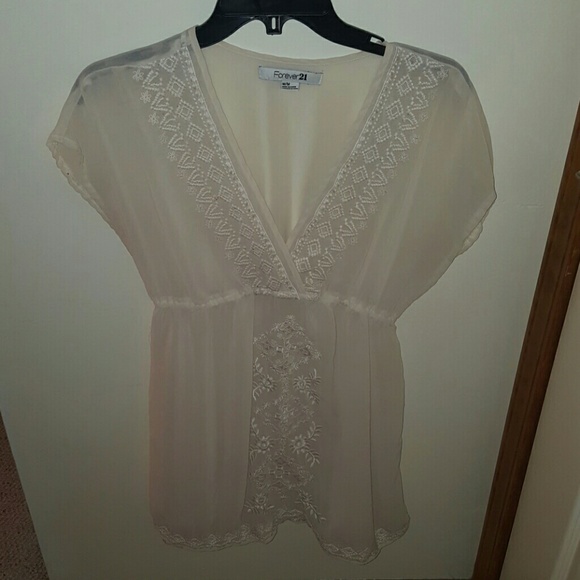 Forever 21 Off White Lace Top M
