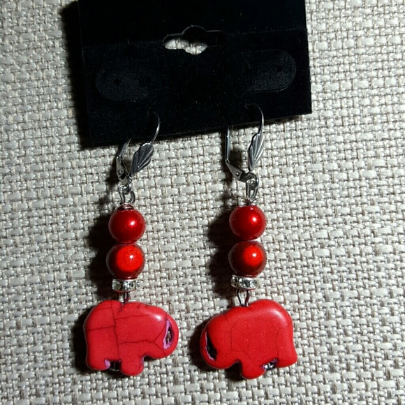SOLD Dyed color Red Bone elephants earrings - Picture 3 of 3