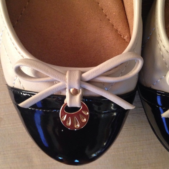 Flats - Picture 4 of 4