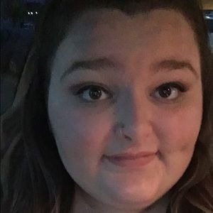 Meet your Posher, Caleigh