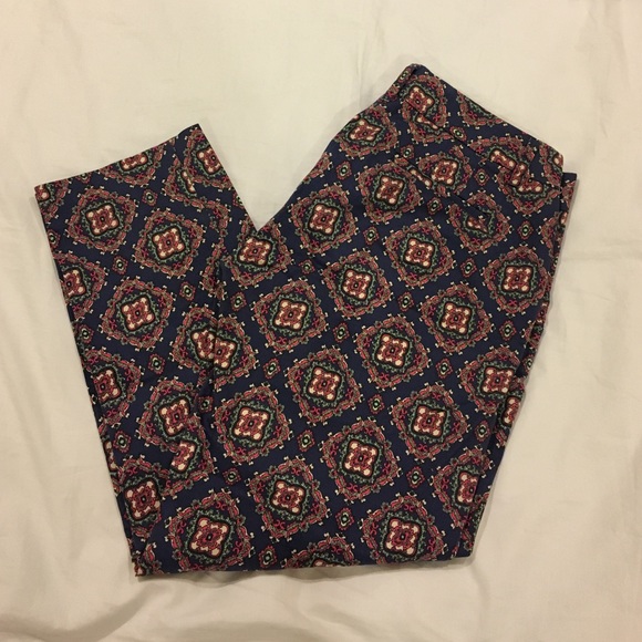 Adorable printed cropped dress pants