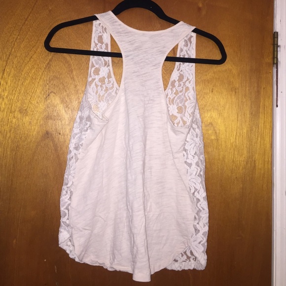 Lace front tank top - Picture 2 of 3