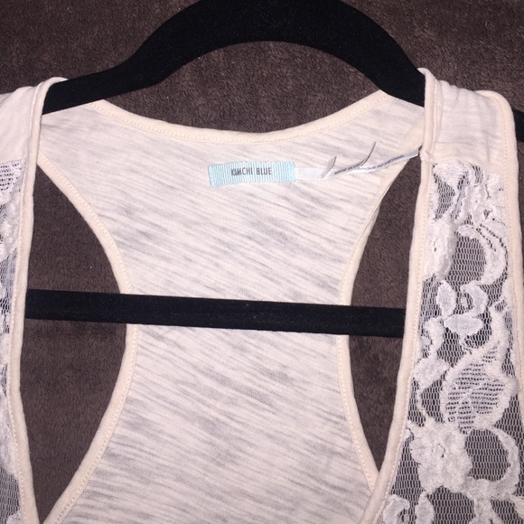 Lace front tank top - Picture 3 of 3