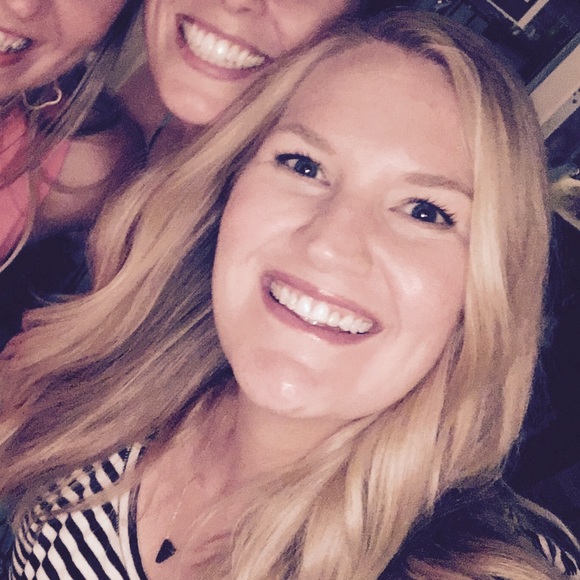 Meet your Posher, Heather - Picture 1 of 1