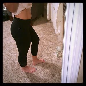 Fabletics classic black capris
