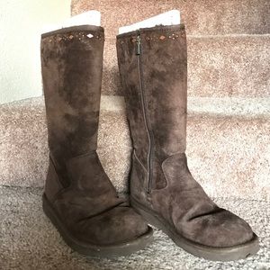 UGG Shoes - Ugg Tall Brown Boots with Detailing UGG Shoes - Ugg Tall Brown Boots with Detailing