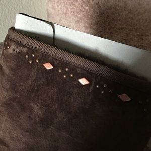 UGG Shoes - Ugg Tall Brown Boots with Detailing UGG Shoes - Ugg Tall Brown Boots with Detailing