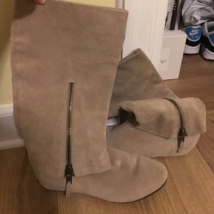 Steve Madden suede tan zipper boot