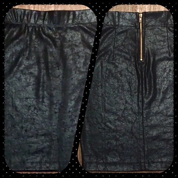 🌟NWOT!🌟  Faux Leather Pencil Skirt - Picture 3 of 3
