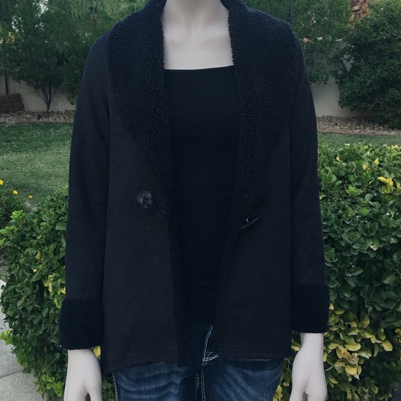 Jacket trim with 100% poly fur accent