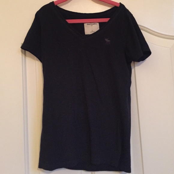 Abercrombie kids navy vneck tshirt
