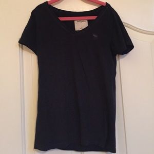 Abercrombie kids navy vneck tshirt