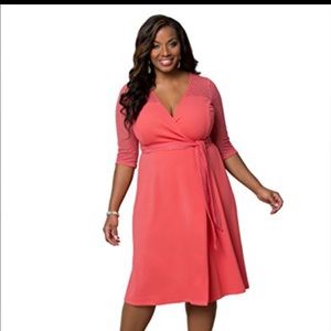 Kiyonna wrap dress w/honeycomb top & sleeves