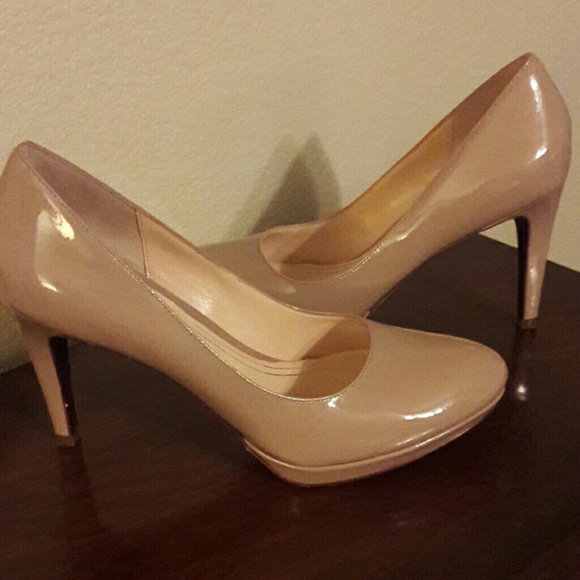 Cole Haan 👠❌SOLD ❌ - Picture 2 of 3