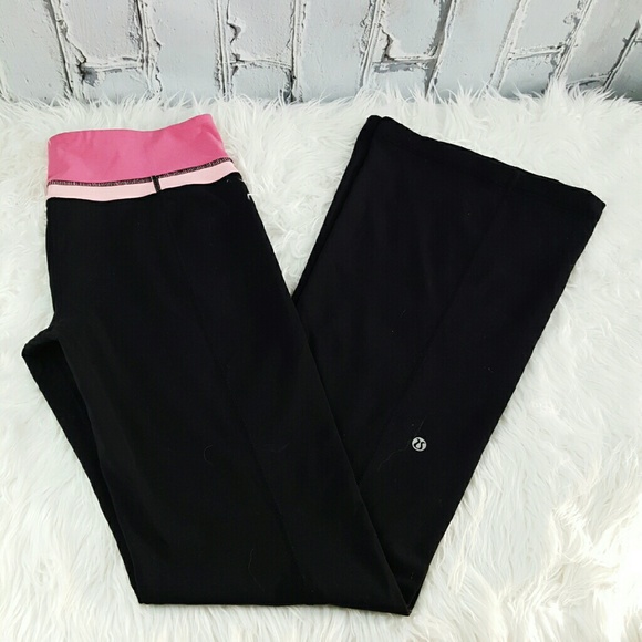 lululemon athletica Pants - 💞SALE💞 Lululemon Black & Pink Groove Yoga Pants