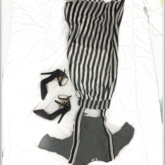 Overall beautiful stripped skirt. 🍒