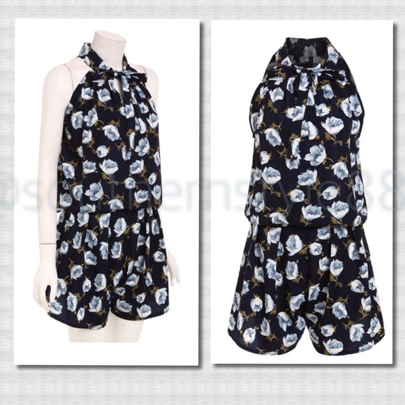 Flower Print Halter Neck Top w/shorts Medium BNWT