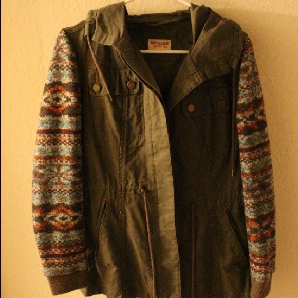 Sweater sleeved jacket