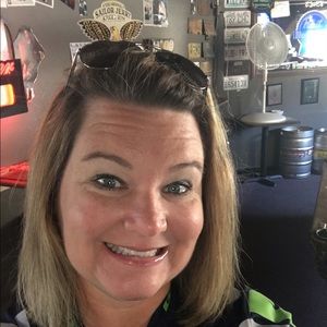 Meet your Posher, Suzanne