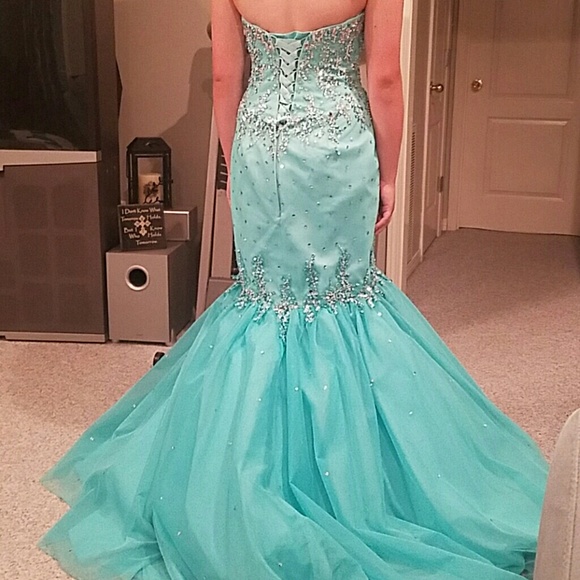 Prom dress - Picture 2 of 2