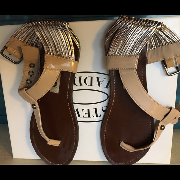 Steve Madden patent leather sandal