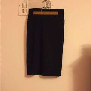 Plain black LuLaRoe "Cassie" skirt, XS--worn once!