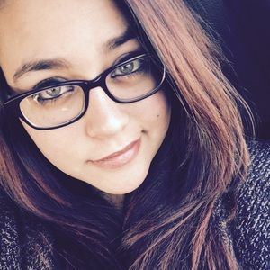 Meet your Posher, Alexis