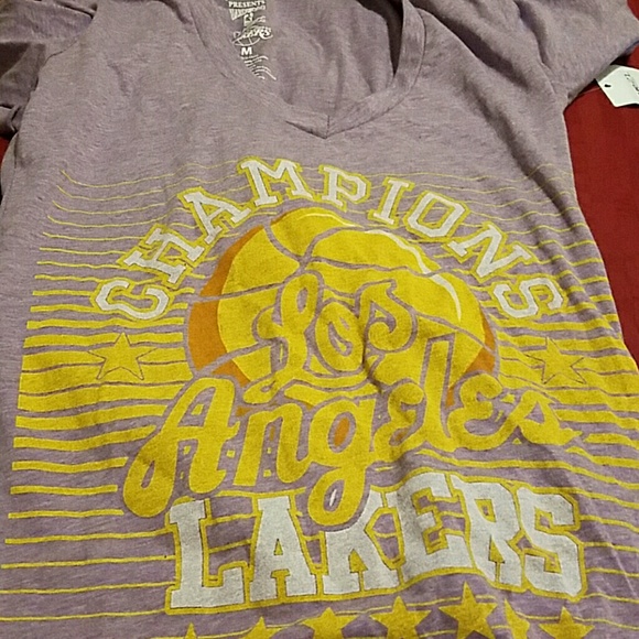 Two basketball shirts - Picture 3 of 3