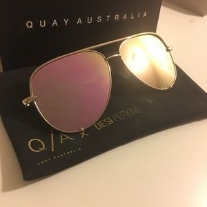 NWT Quay X Desi High Key Gold