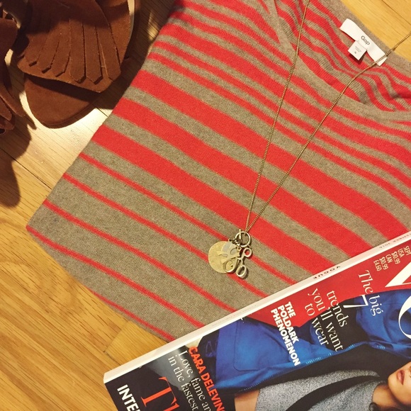 Orange and tan Gap sweater