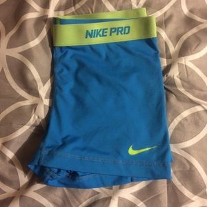 nike pro size large shorts