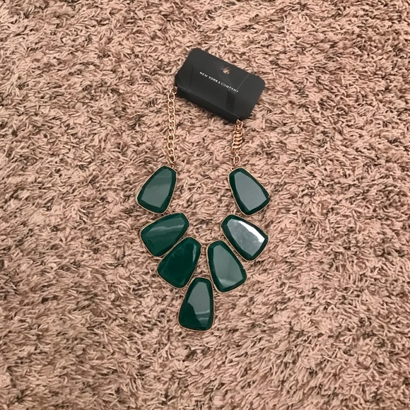 NWT statement necklace