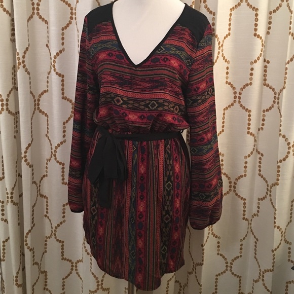 Boutique Aztec tie shift dress